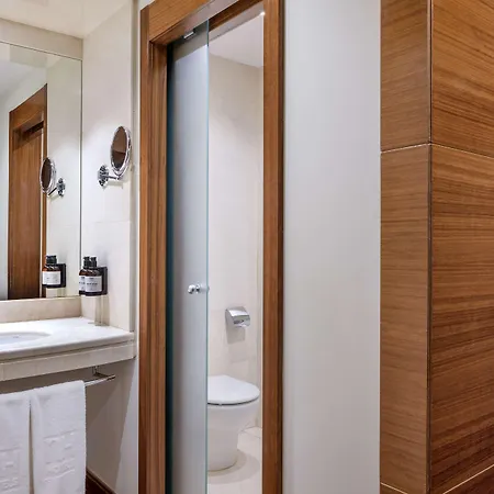 Nh Collection Hotel 4*