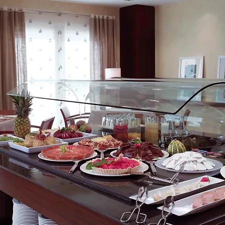 Готель Nh Collection 4*